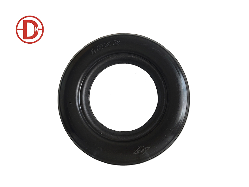Polyurethane solid tire