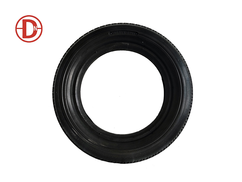 Polyurethane solid tire