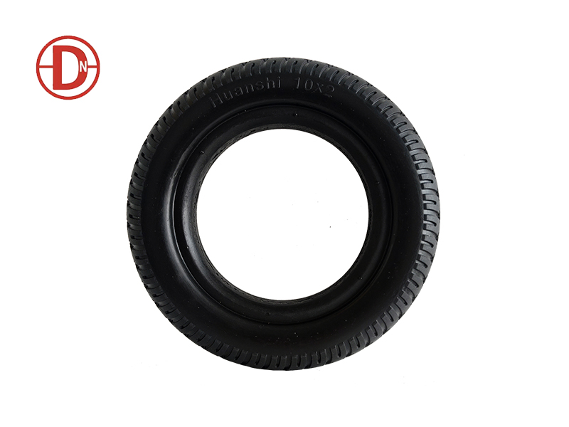 Polyurethane solid tire