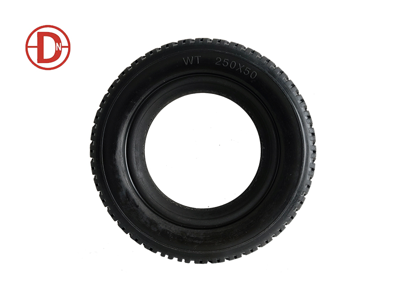 Polyurethane solid tire