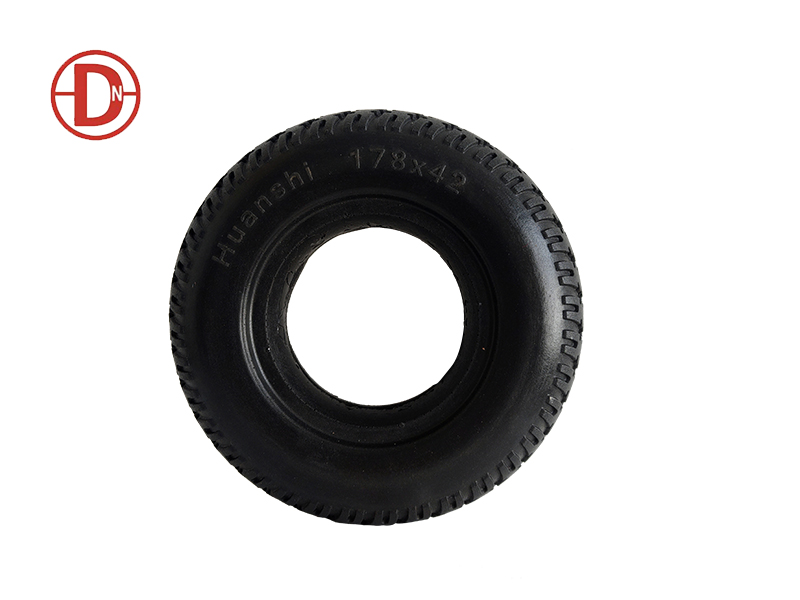 Polyurethane solid tire